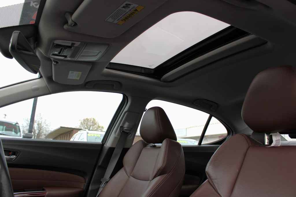 Used 2017 Acura TLX w/Tech image 12