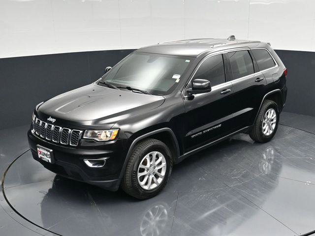 Certified 2022 Jeep Grand Cherokee Laredo E AWD/4WD image 44
