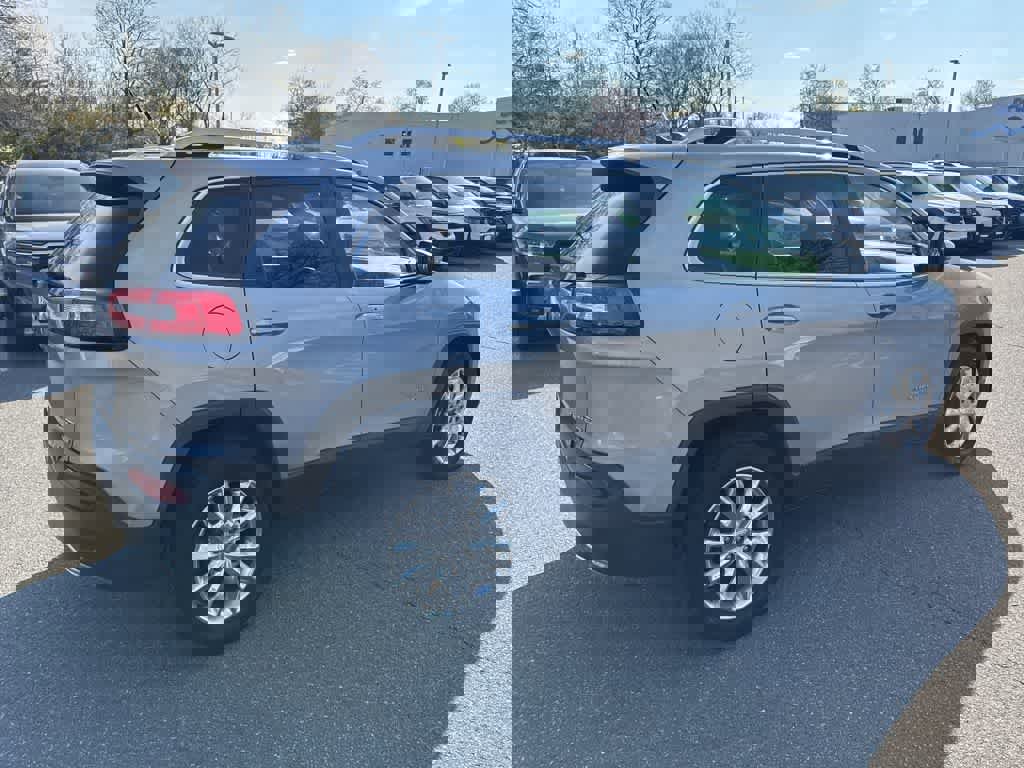 Used 2015 Jeep Cherokee Limited image 13