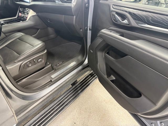 Used 2021 GMC Yukon XL Denali w/ Denali Ultimate Package image 21