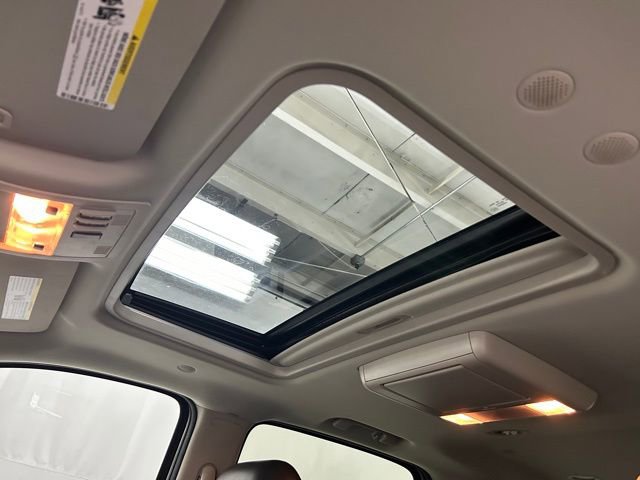 Used 2011 GMC Yukon XL Denali image 17