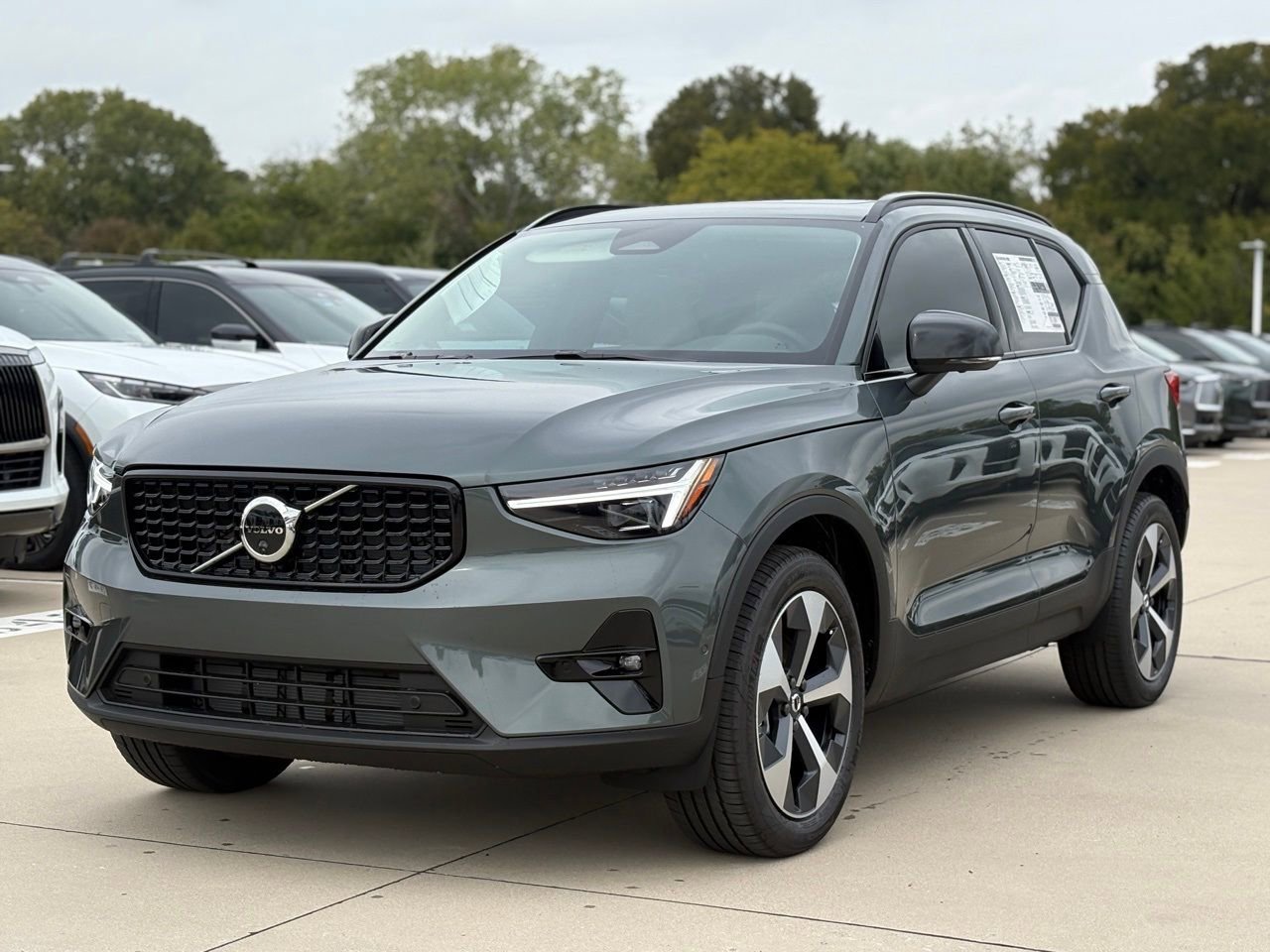 New 2026 Volvo XC40 B5 Plus w/ Protection Package Premier image 3