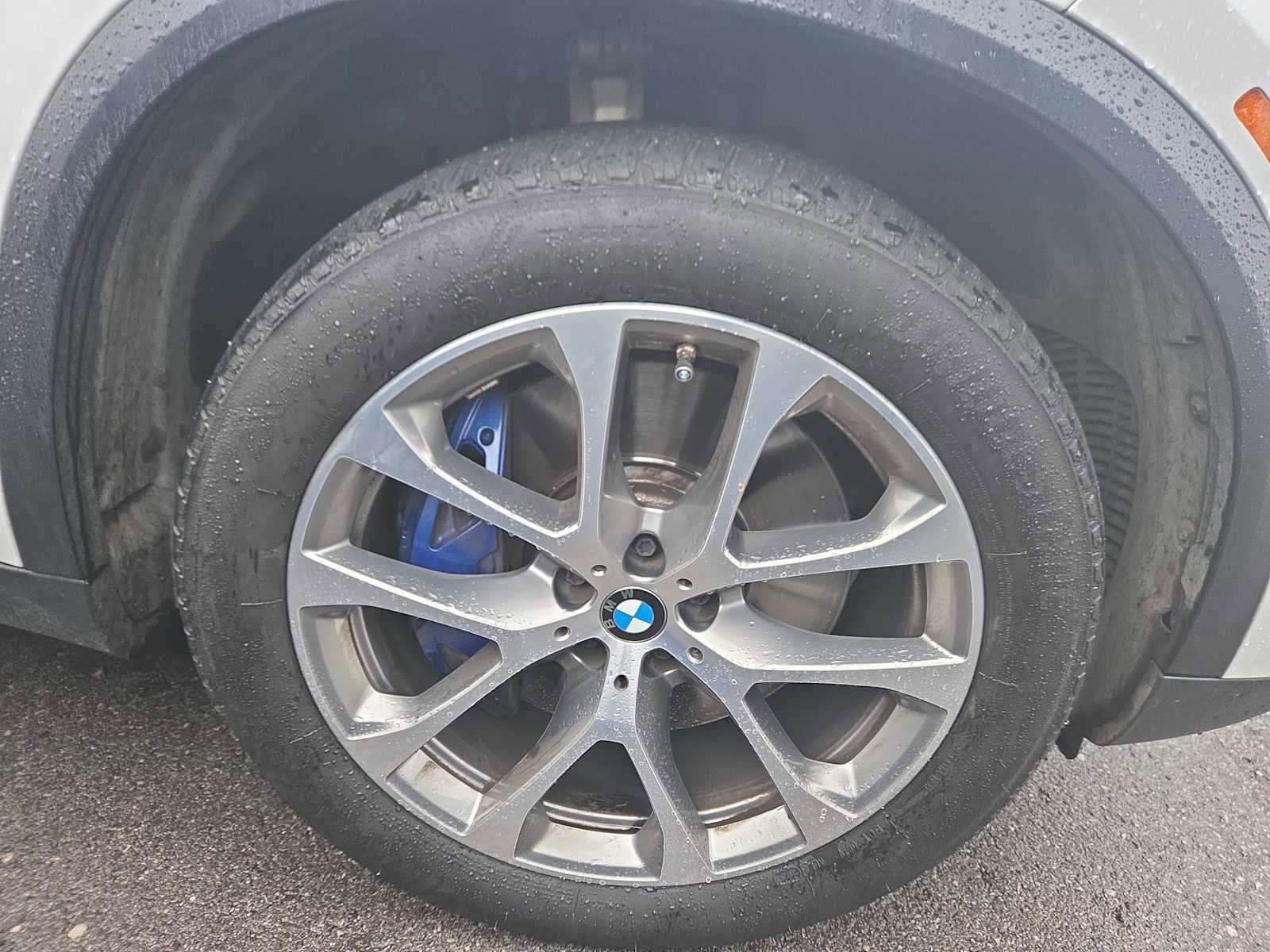 Used 2020 BMW X5 xDrive40i w/ Executive Package image 2