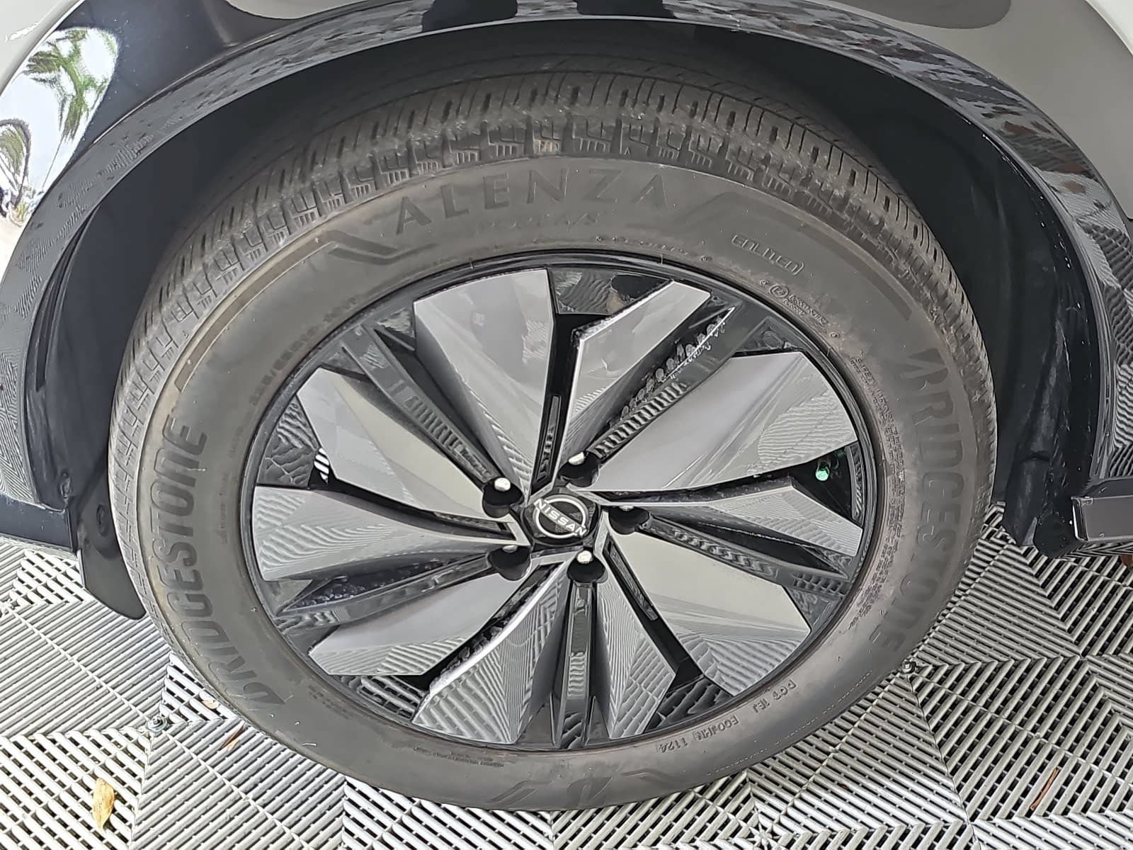 Used 2024 Nissan Ariya FWD image 10