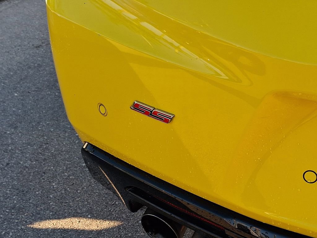 Used 2017 Chevrolet Camaro SS RWD image 7