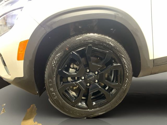 Used 2025 Kia Seltos X-Line image 27