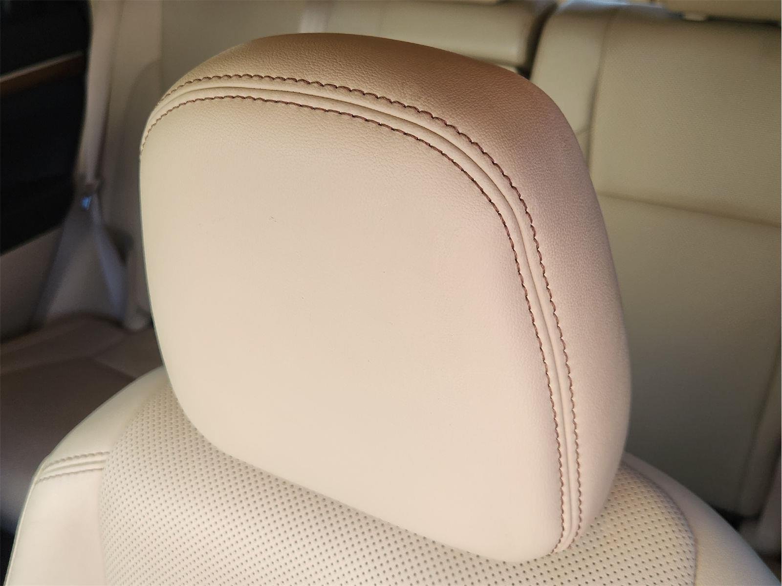 Used 2019 Toyota Highlander Limited FWD image 25