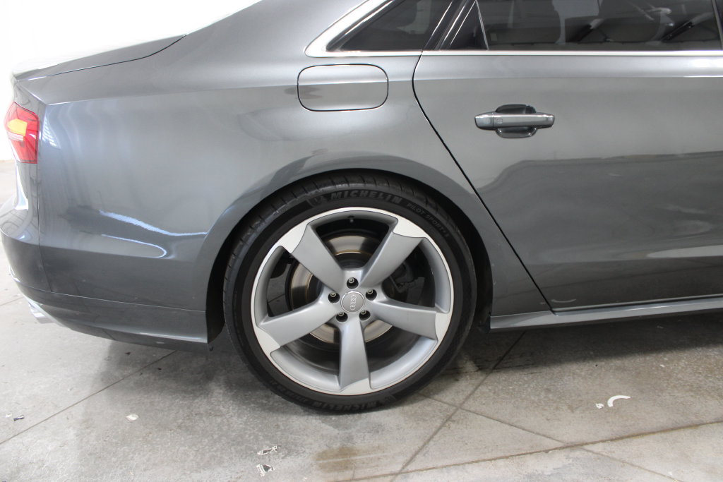 Used 2015 Audi S8 w/ S8 Driver Assistance Package AWD/4WD image 17
