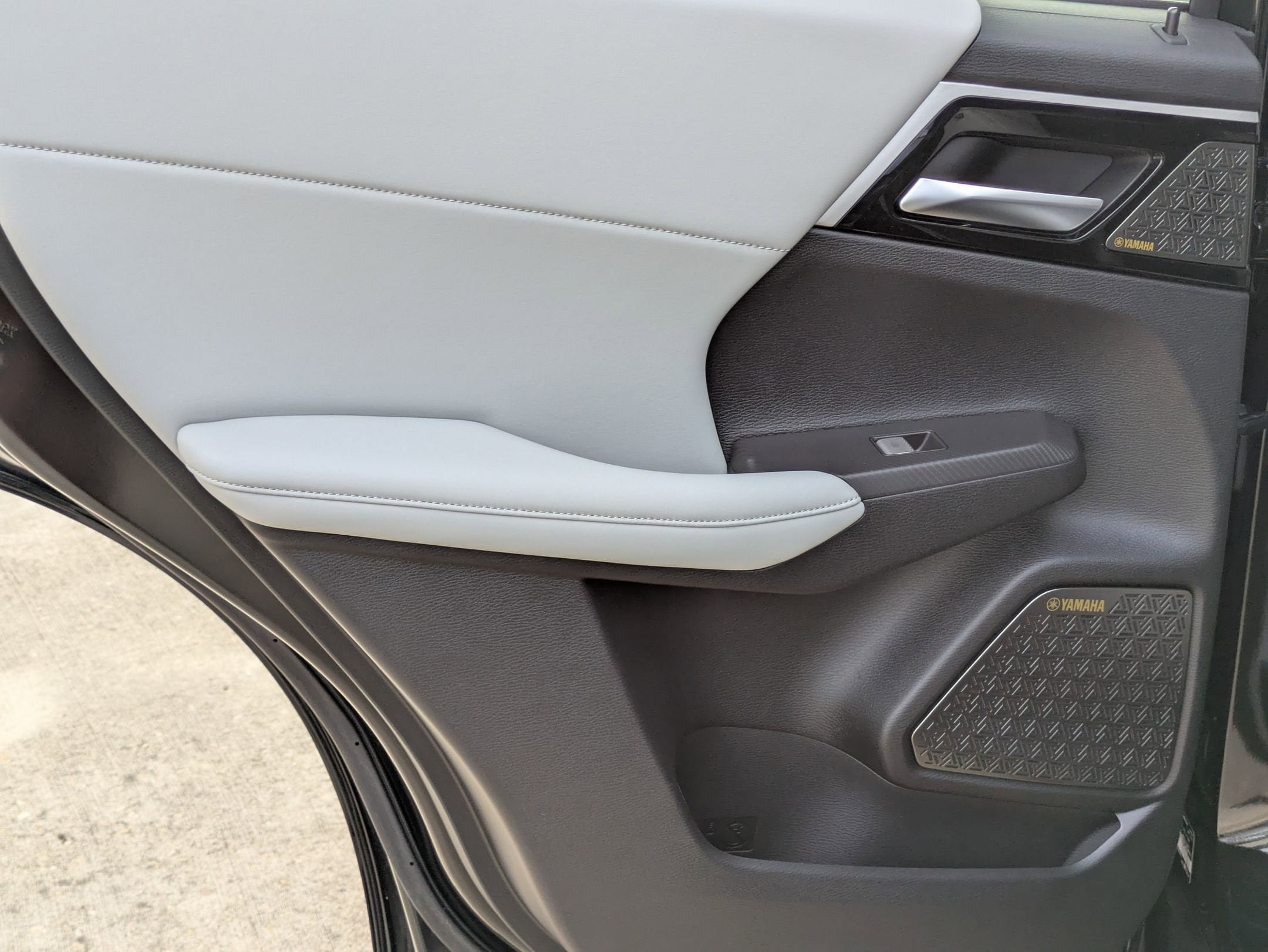 New 2025 Mitsubishi Outlander SE FWD image 14