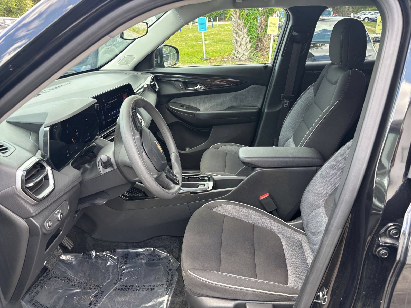 Used 2025 Chevrolet TrailBlazer LT FWD image 23