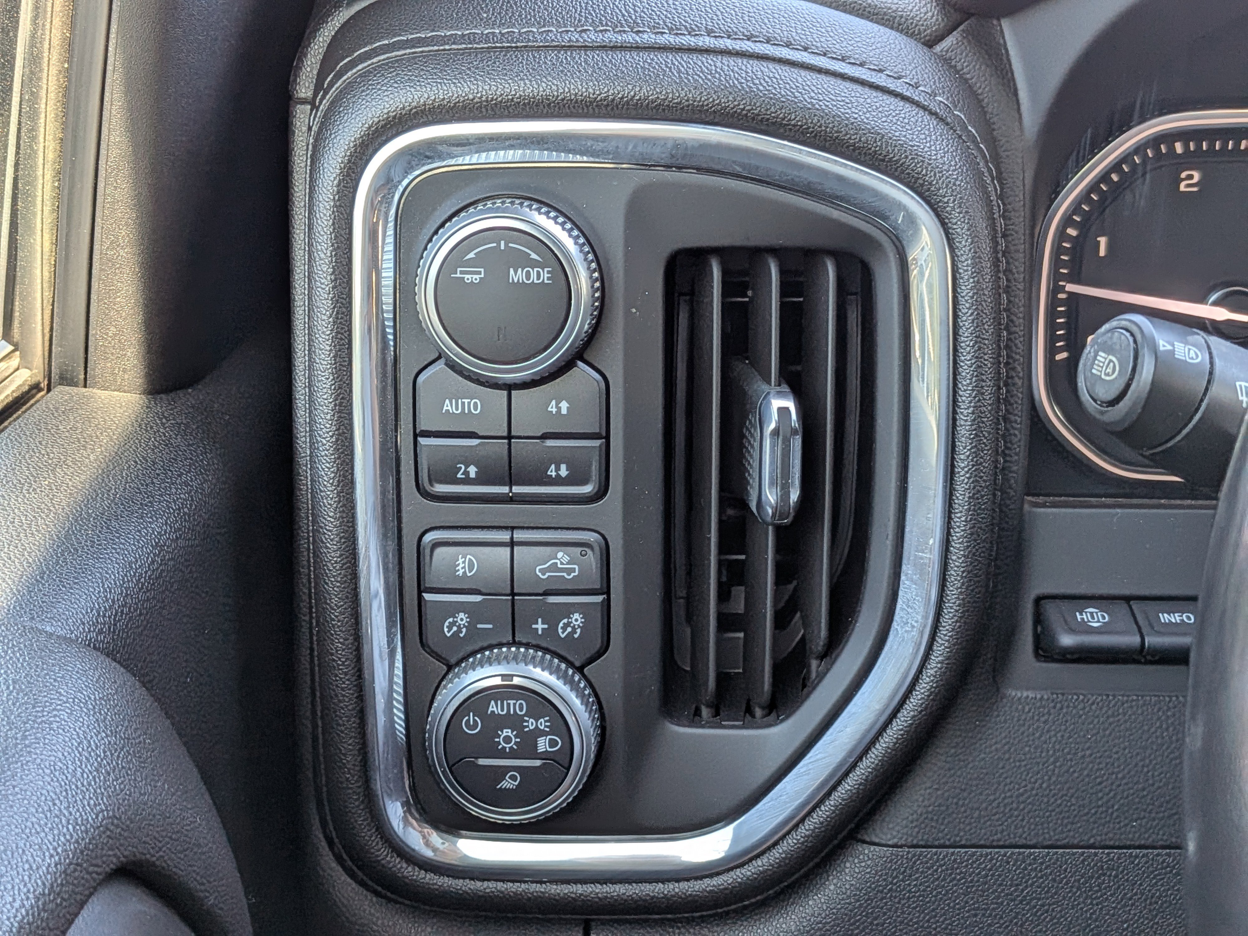 Certified 2020 GMC Sierra 2500 Denali w/ Denali Ultimate Package AWD/4WD image 26