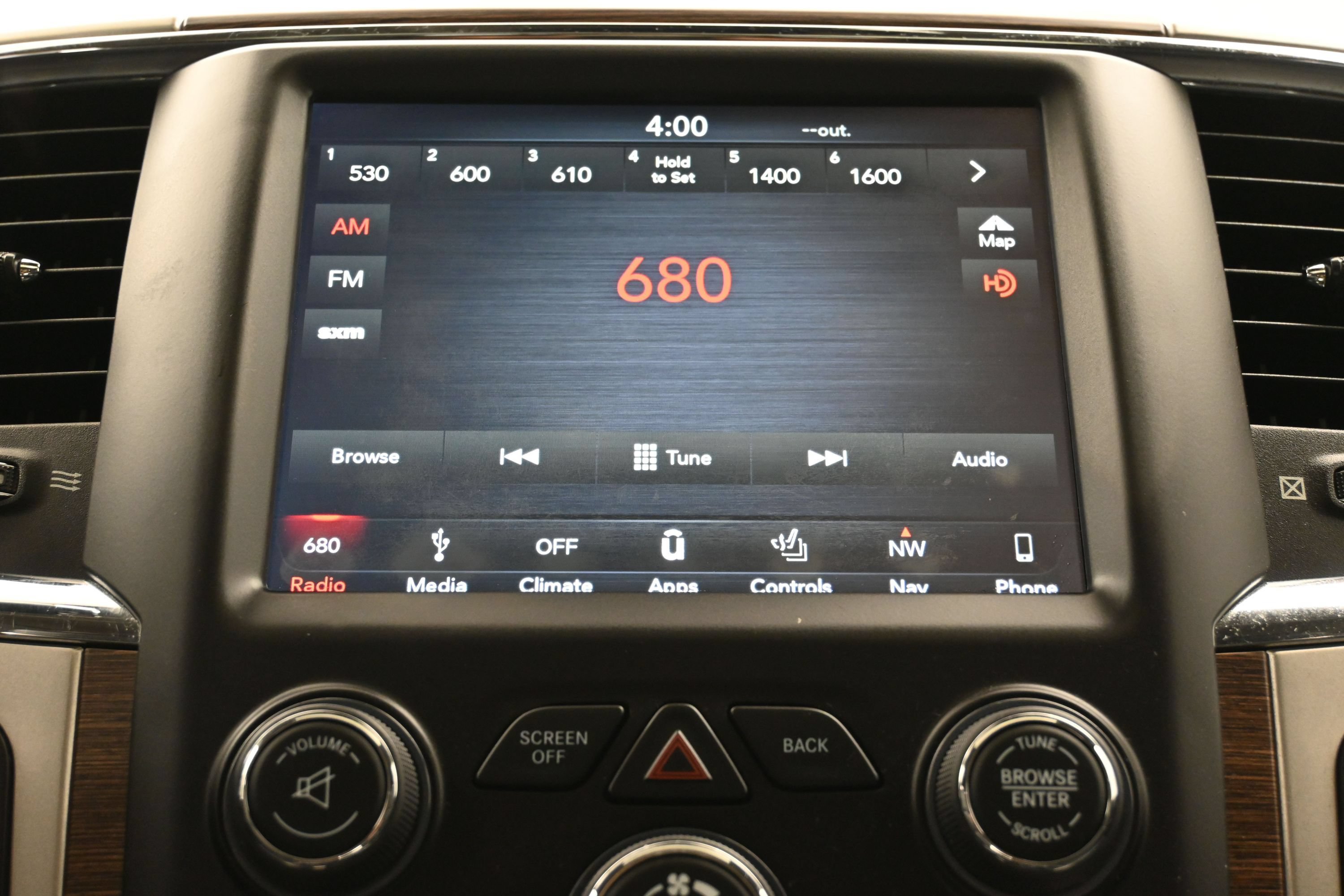 Used 2018 RAM 2500 Laramie w/ Snow Chief Group AWD/4WD image 29