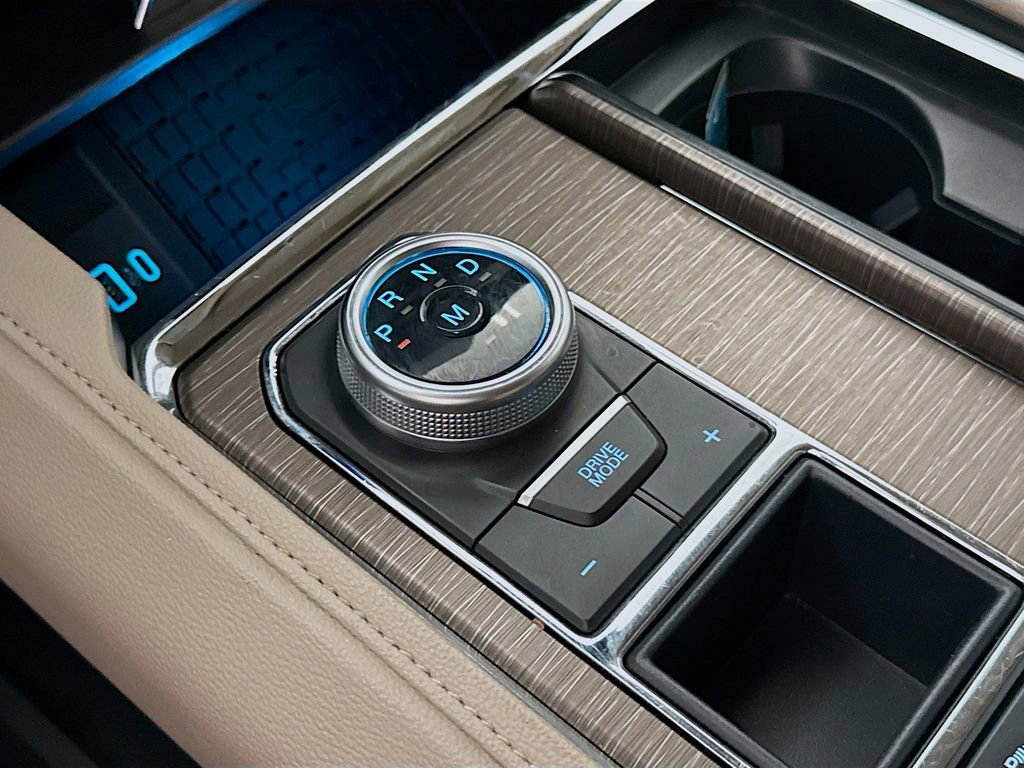 Used 2024 Ford Expedition Limited image 19