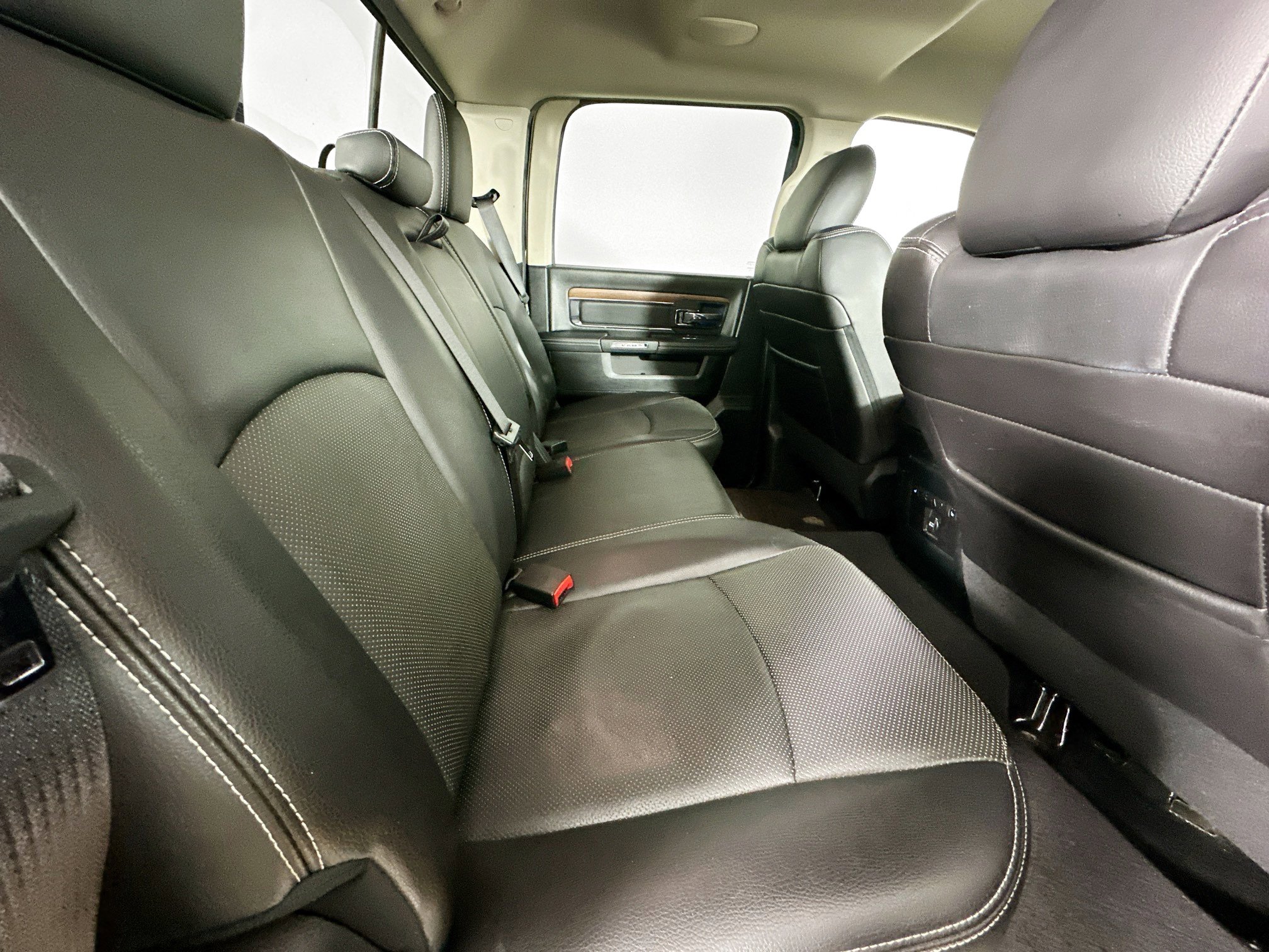 Used 2016 RAM 1500 Laramie w/ Convenience Group image 33