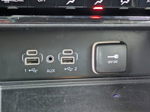 Used 2022 Jeep Grand Cherokee Overland w/ Luxury Tech Group IV image 27