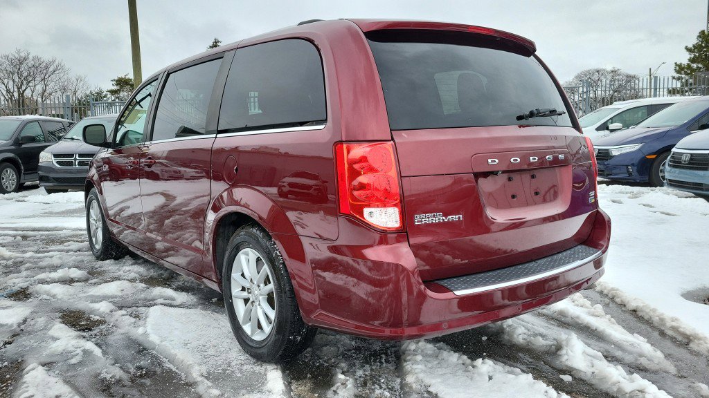 Used 2019 Dodge Grand Caravan SXT w/ Rear Park Assist Package image 7