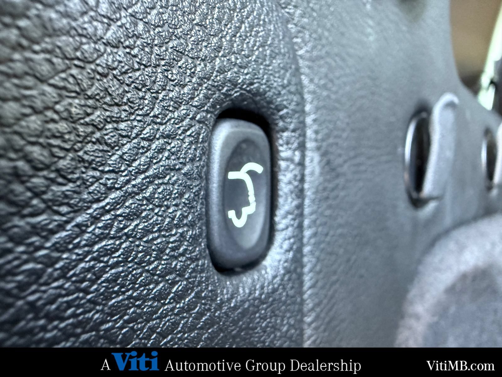 Used 2019 Jeep Grand Cherokee Limited AWD/4WD image 17