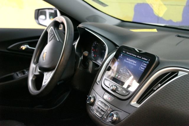 Used 2022 Chevrolet Malibu LT FWD image 10