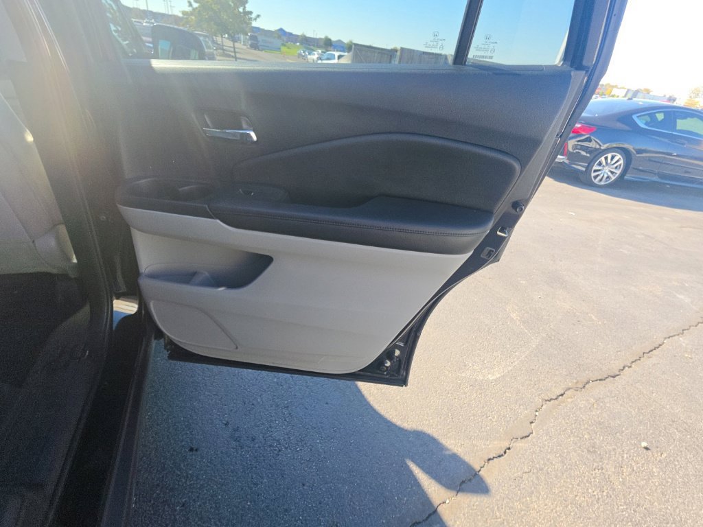 Used 2017 Honda Pilot EX image 29