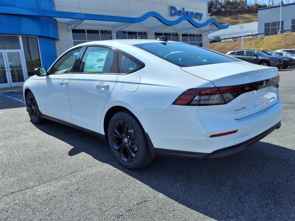 New 2025 Honda Accord SE image 4