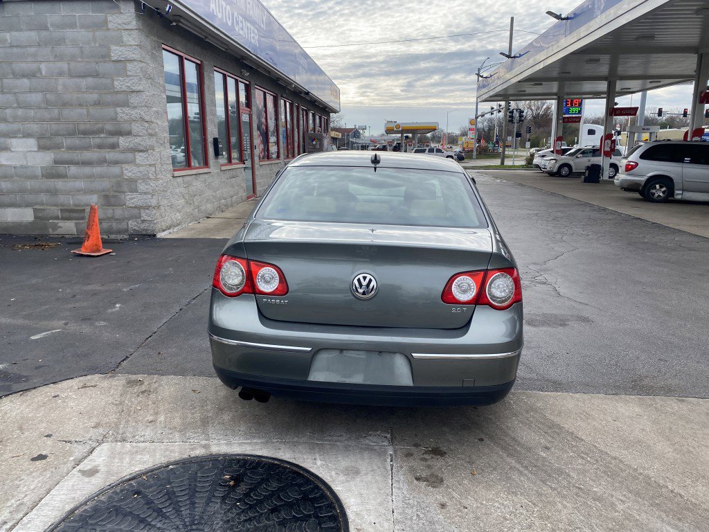 Used 2006 Volkswagen Passat Value Edition image 6