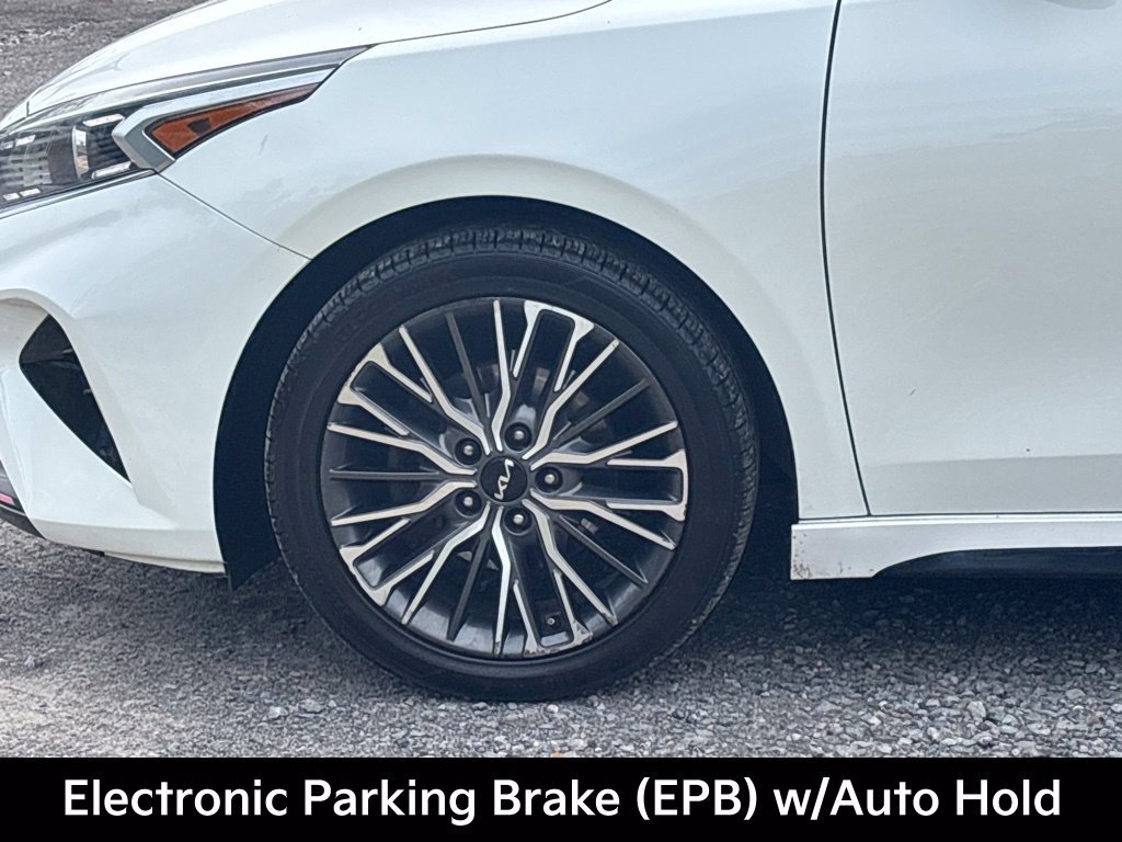Used 2022 Kia Forte GT-Line w/ GT-Line Premium Package FWD image 11