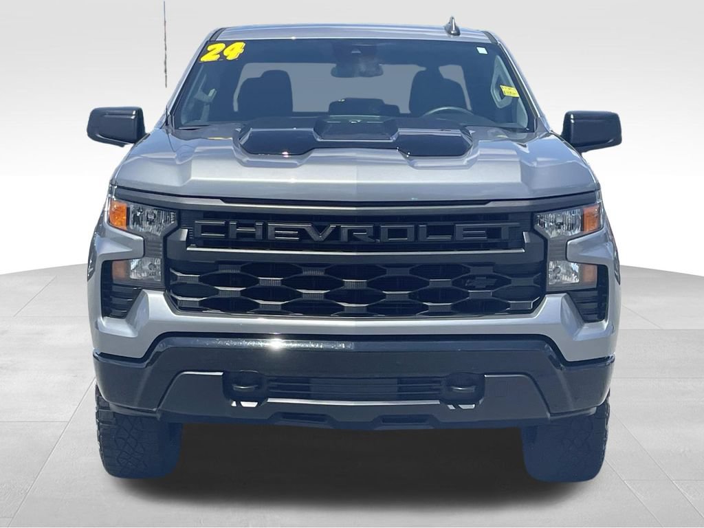 Used 2024 Chevrolet Silverado 1500 Custom Trail Boss w/ Turbomax Blackout Package AWD/4WD image 9