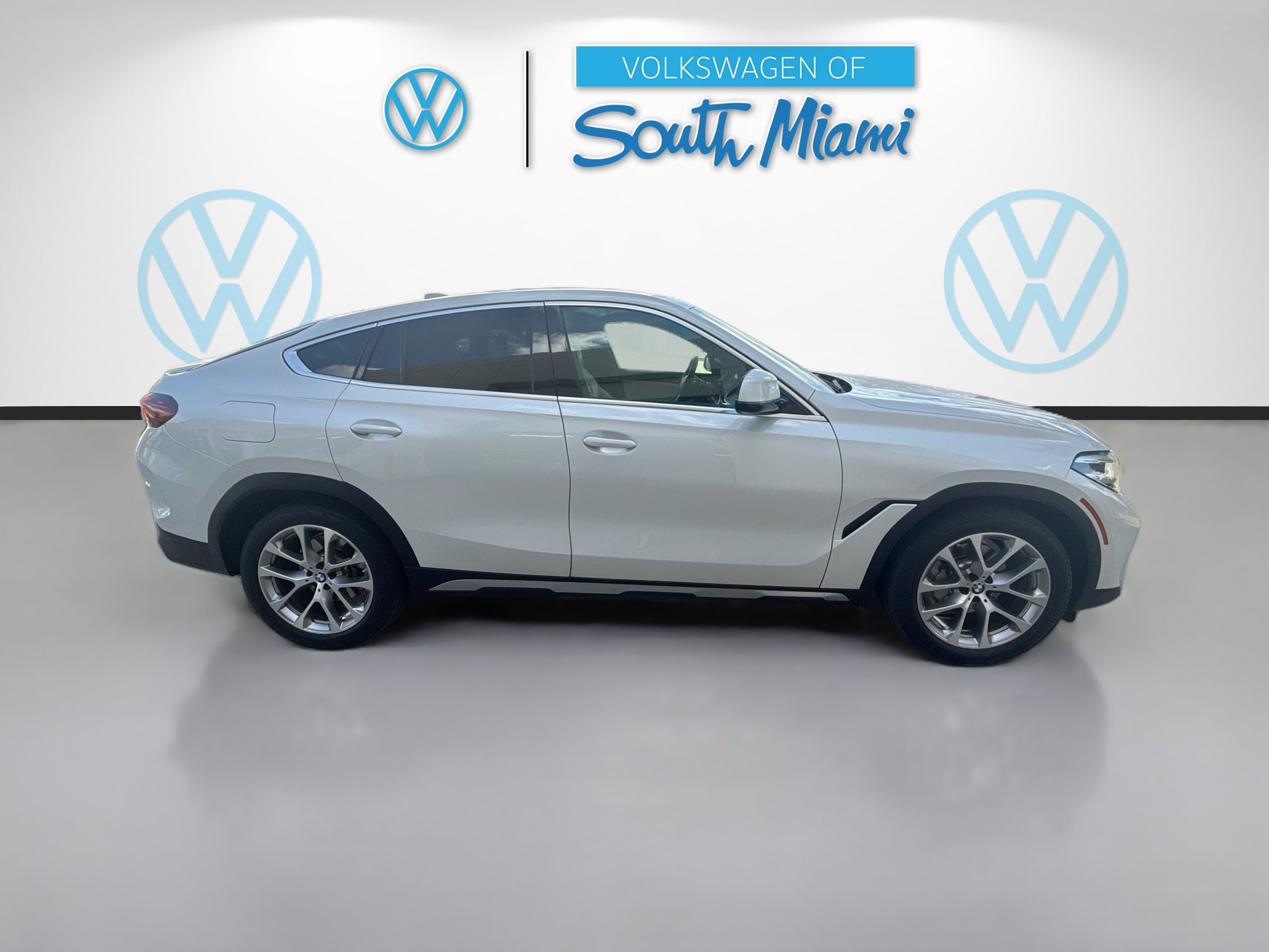 Used 2022 BMW X6 xDrive40i w/ Premium Package AWD/4WD image 8