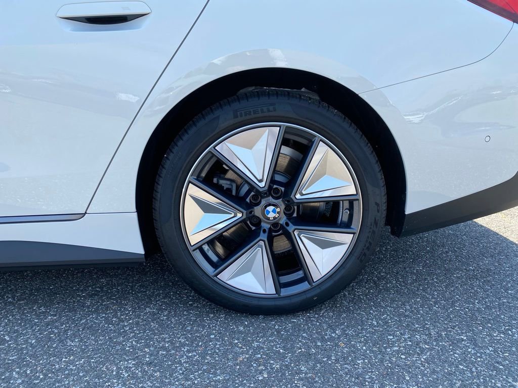 New 2026 BMW i4 xDrive40i AWD/4WD image 5