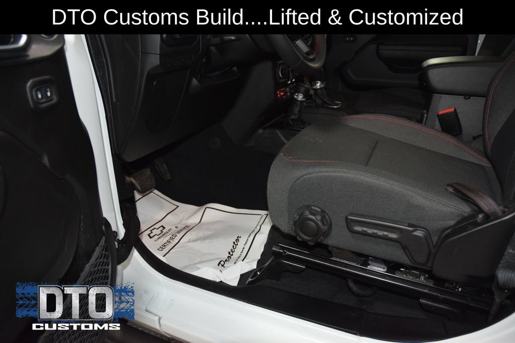 Used 2025 Jeep Wrangler Unlimited Rubicon AWD/4WD image 38