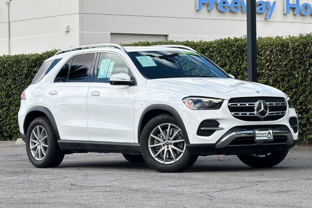 Used 2024 Mercedes-Benz GLE 450e 4MATIC image 2