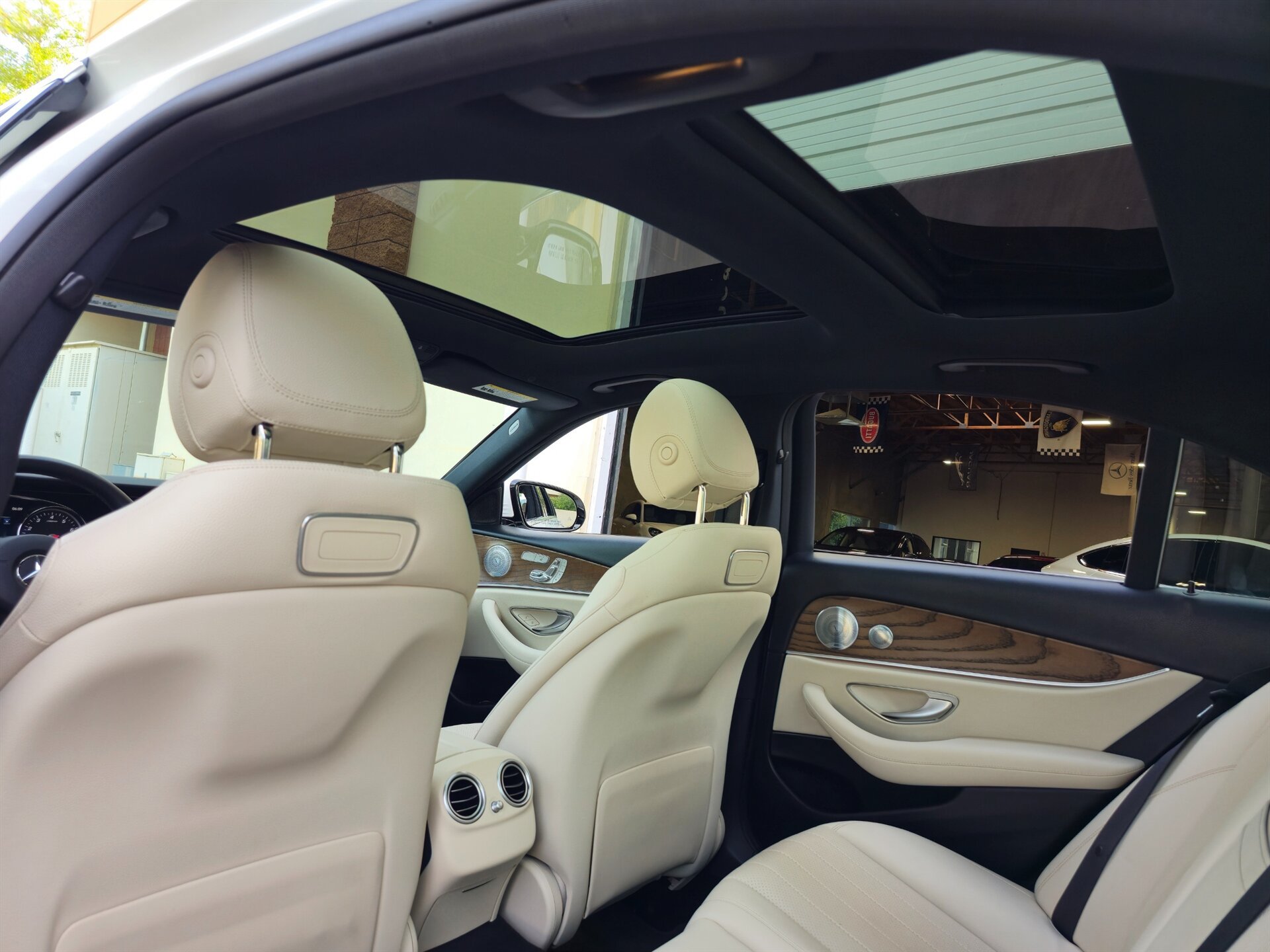 Used 2018 Mercedes-Benz E 400 4MATIC Sedan w/ Premium 1 Package image 29