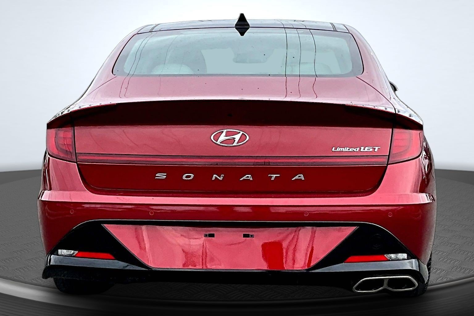 Used 2023 Hyundai Sonata Limited w/ Cargo Package FWD image 4