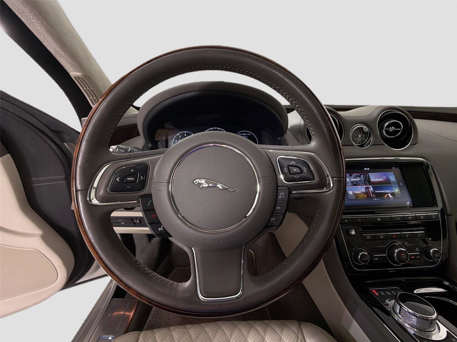 Used 2017 Jaguar XJ L Portfolio RWD image 12