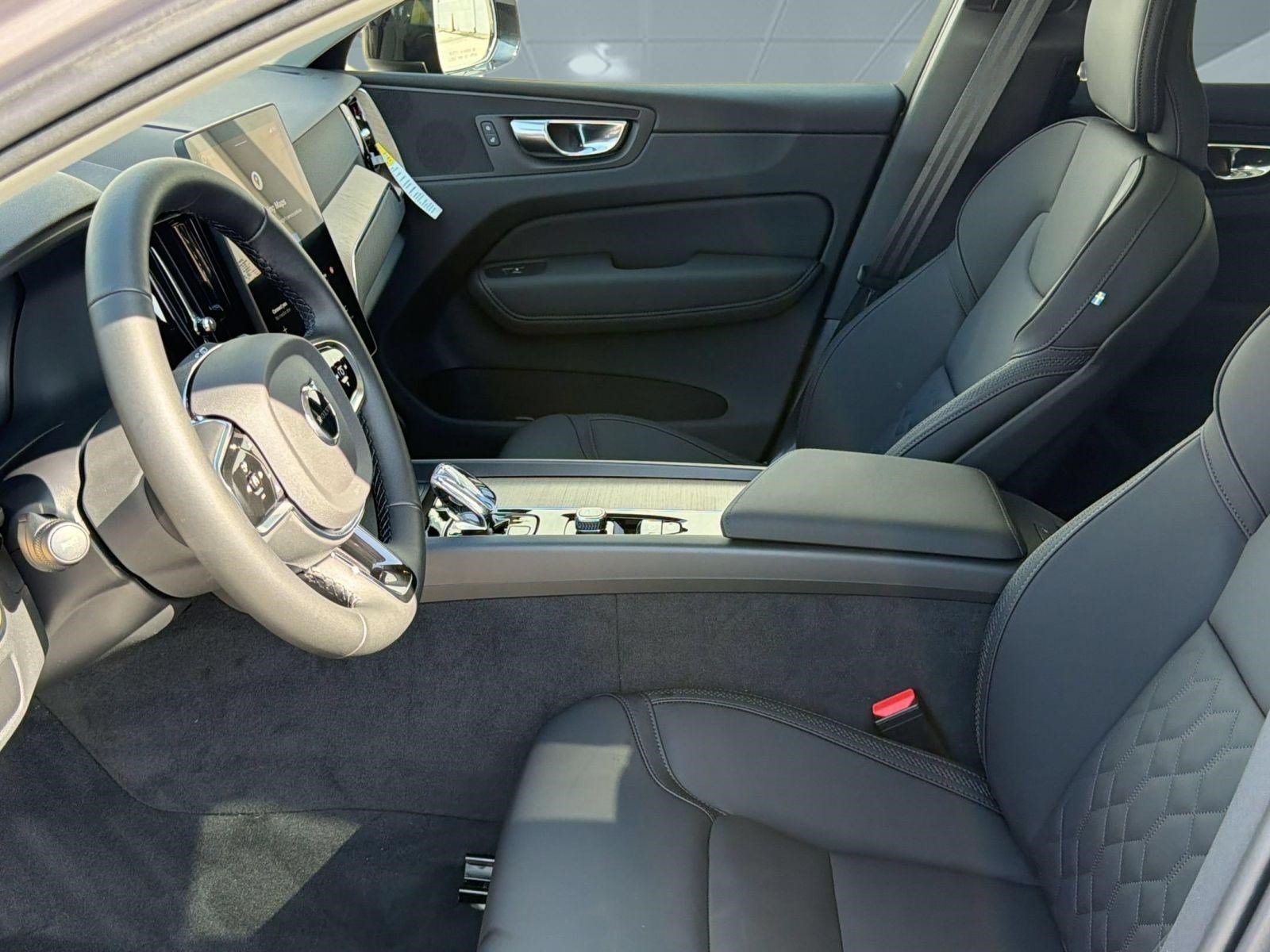 New 2026 Volvo XC60 B5 Plus w/ Climate Package AWD/4WD image 5