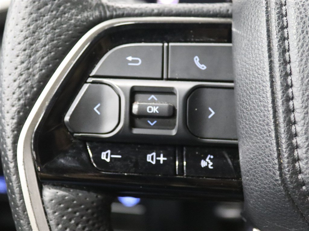 Used 2023 Toyota Tundra Limited AWD/4WD image 40