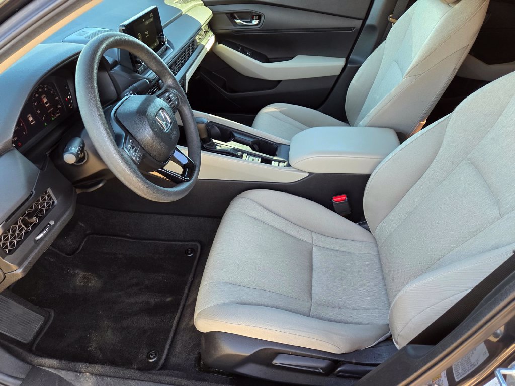 Used 2025 Honda Accord LX image 13