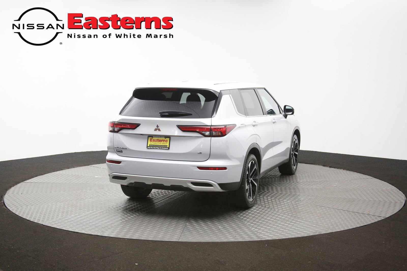Used 2024 Mitsubishi Outlander AWD image 40