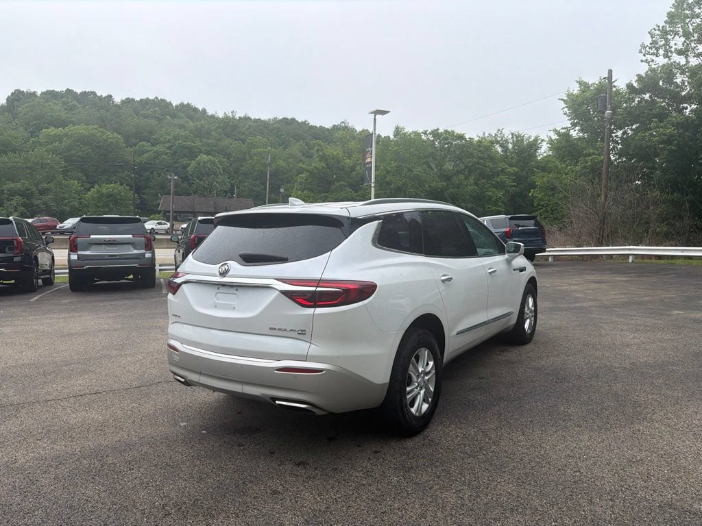 Used 2018 Buick Enclave Premium AWD/4WD image 3