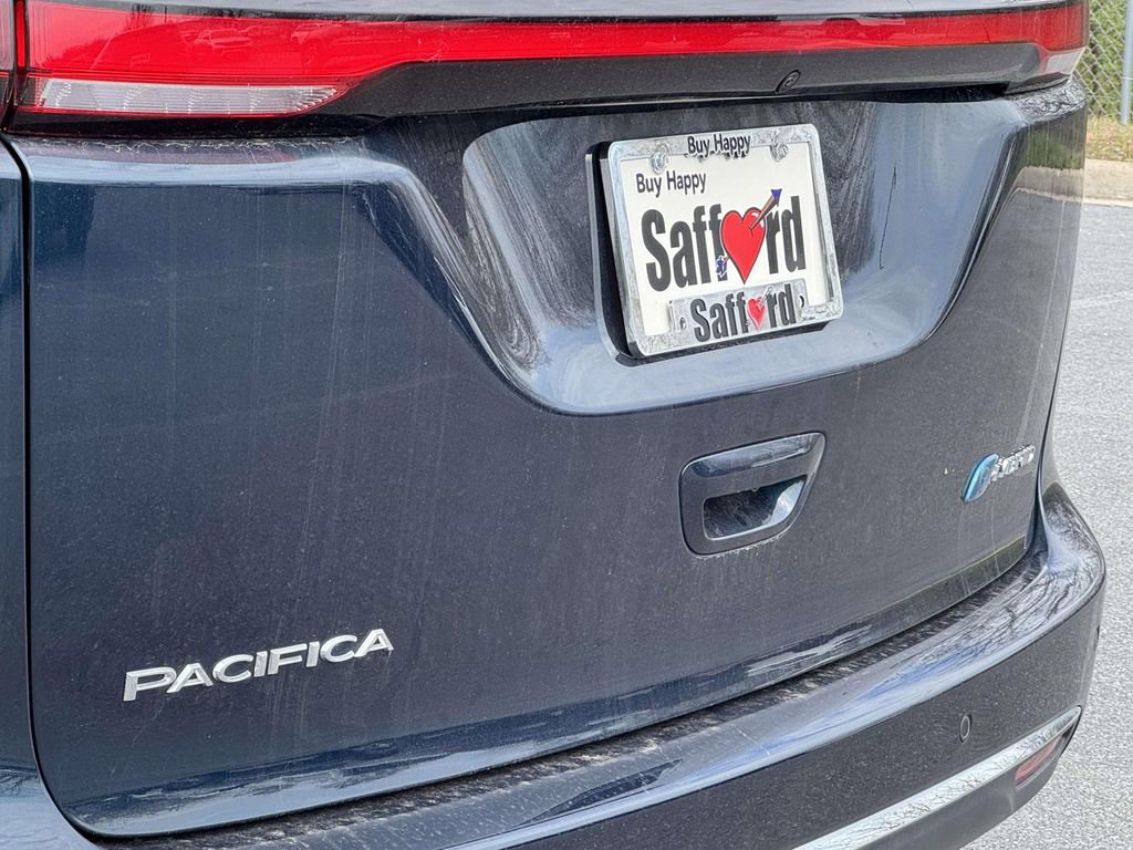 Used 2022 Chrysler Pacifica Touring-L FWD image 11
