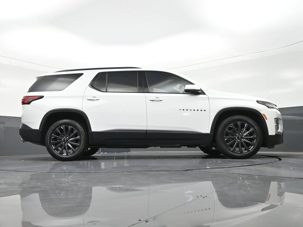 Used 2023 Chevrolet Traverse RS FWD image 34