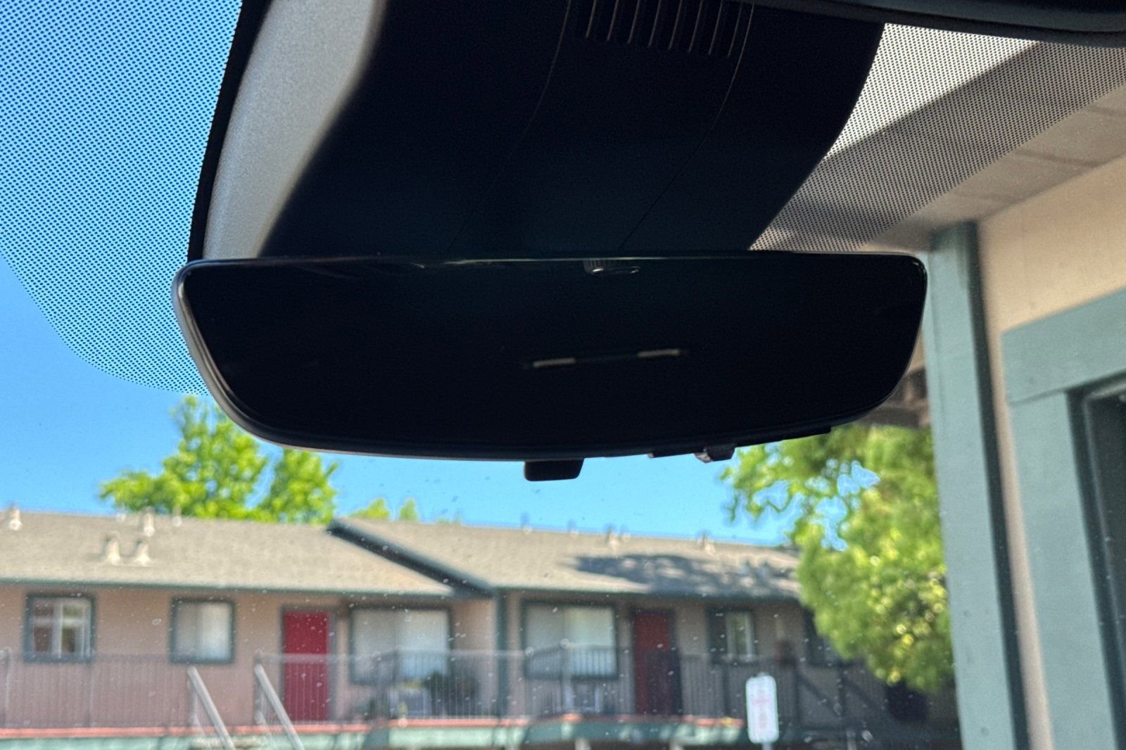 Used 2024 Chevrolet Suburban Premier image 25