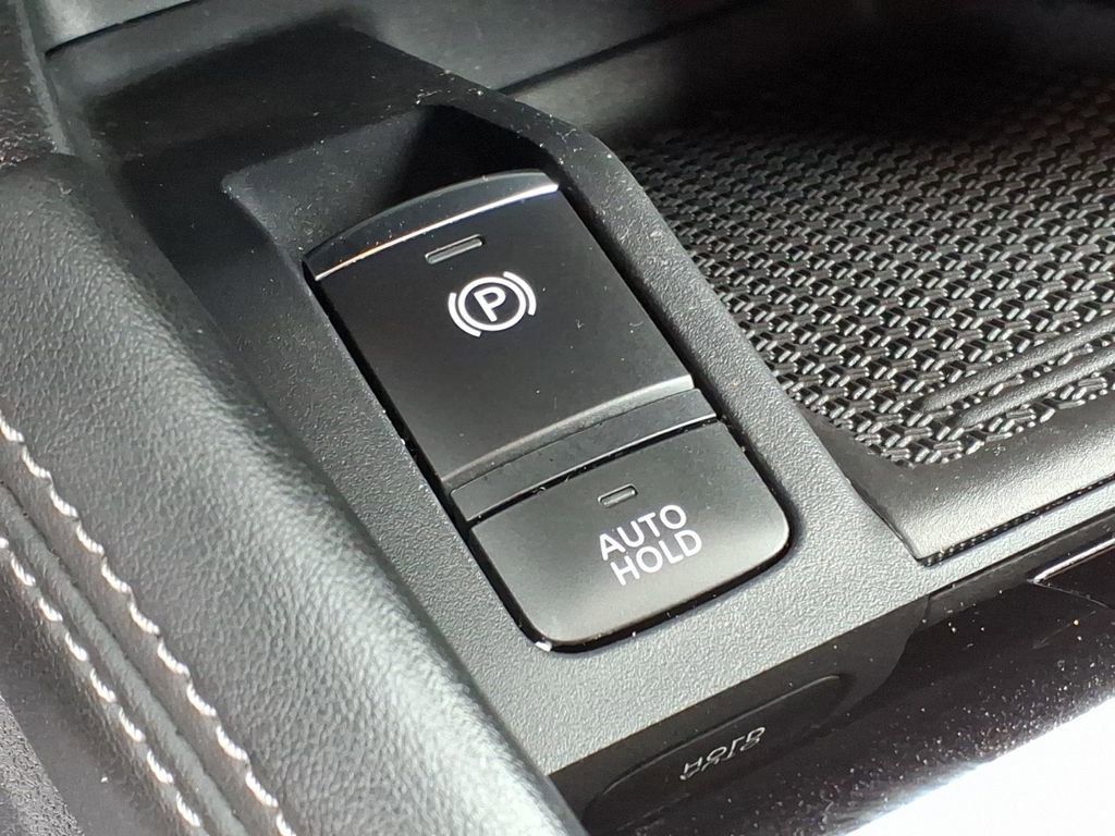 Used 2022 Nissan Kicks SV w/ Exterior Package FWD image 18