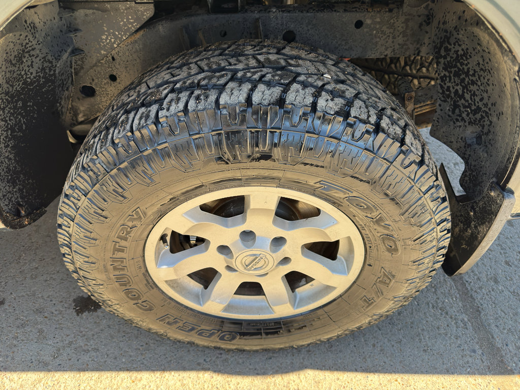 Used 2005 Nissan Titan LE w/ (R02) LE Off-Road Pkg image 32