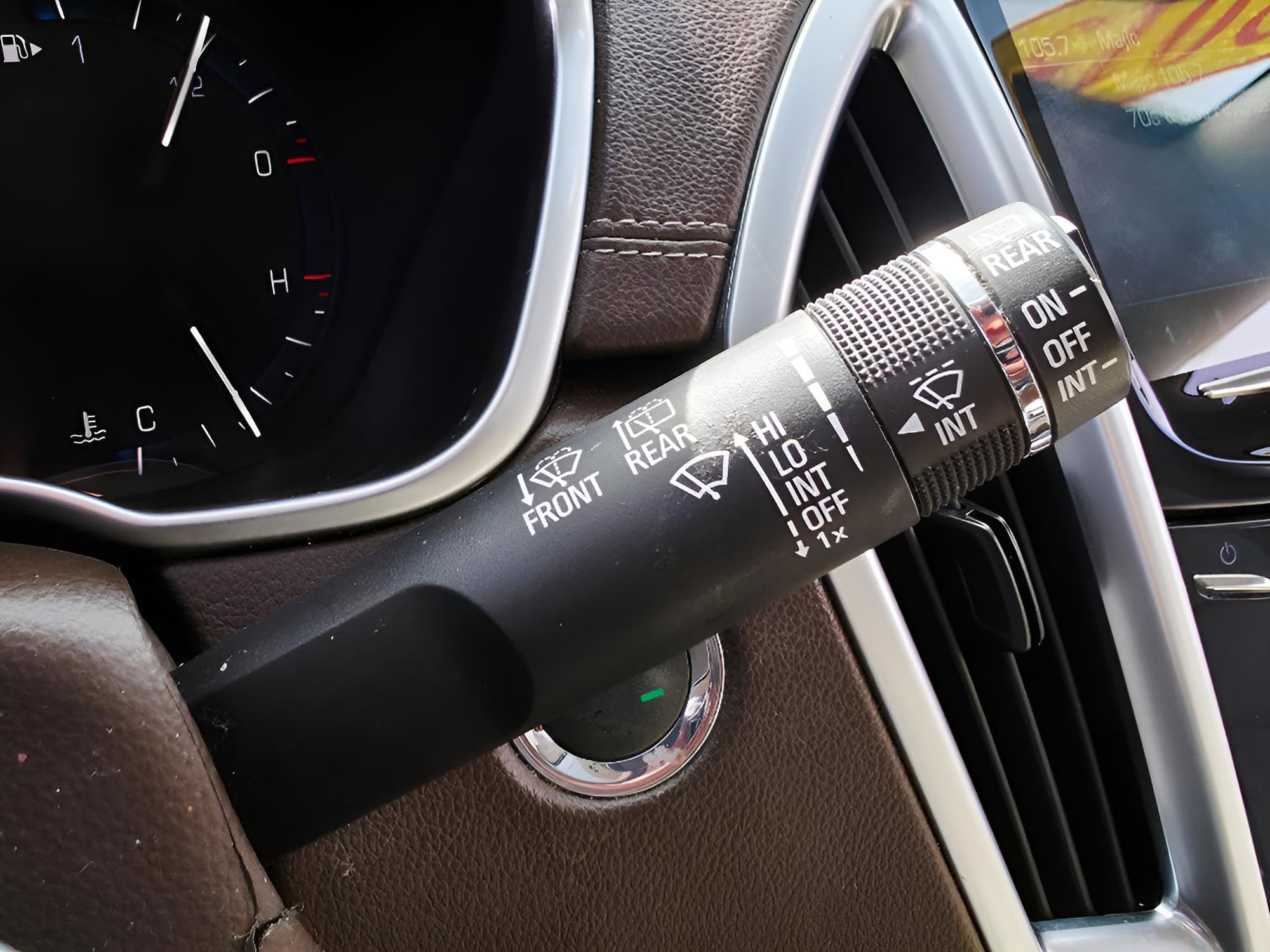 Used 2015 Cadillac SRX Luxury image 30
