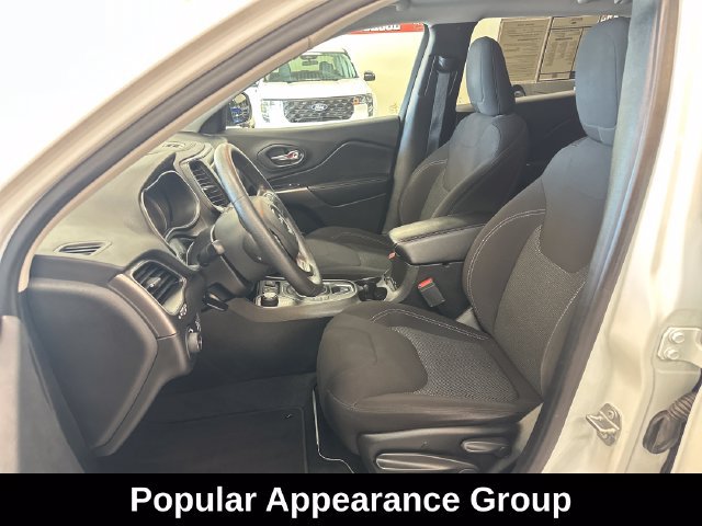 Used 2019 Jeep Cherokee Latitude w/ Popular Appearance Group AWD/4WD image 4