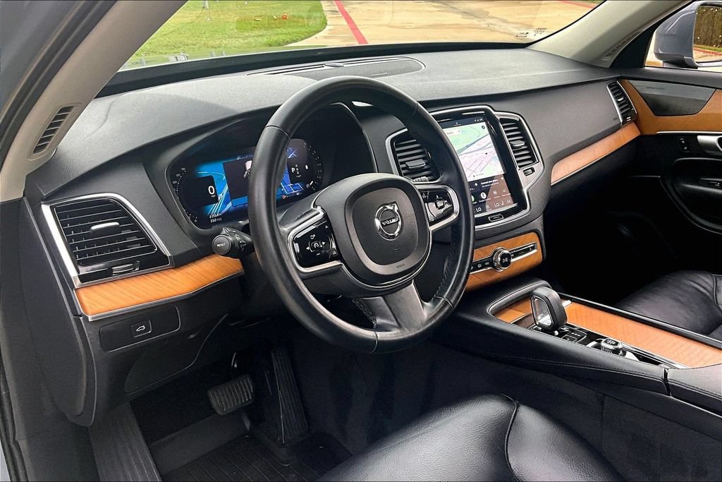 Certified 2023 Volvo XC90 B6 Plus w/ Protection Package Premier AWD/4WD image 17