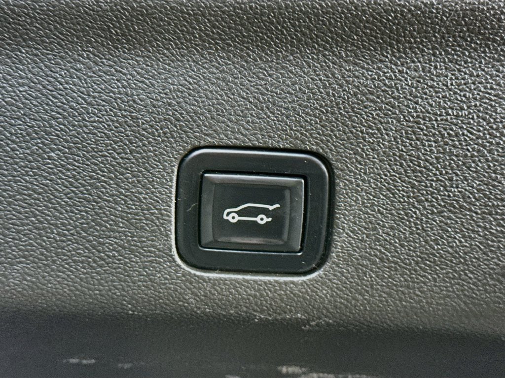 Used 2021 Chevrolet Suburban LT AWD/4WD image 30