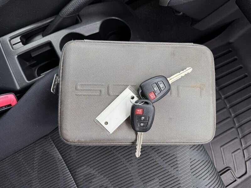 Used 2015 Scion xB FWD image 28