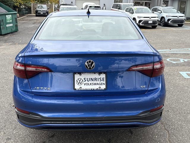 Used 2022 Volkswagen Jetta SE image 7